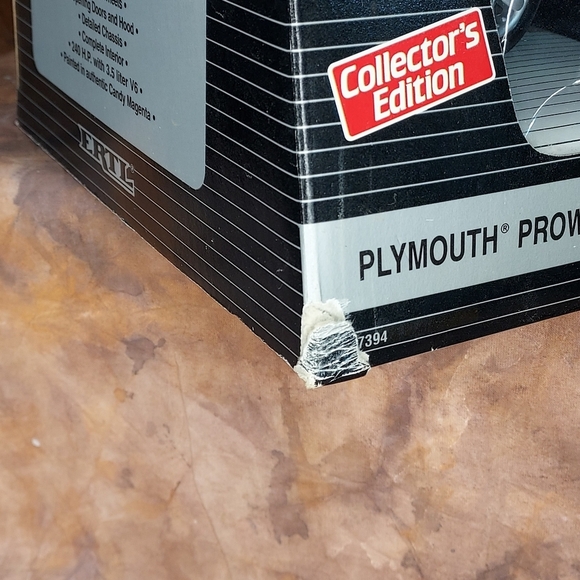 American Muscle Plymouth Prowler 1:18 Die Cast Metal Candy Magenta Ertl 1995 - Picture 11 of 12